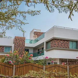 Hotel Donama